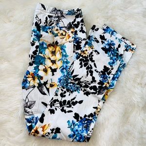 Jaanuu Nursing Scrub Pants
Floral Garden J95003 Women's Size Medium